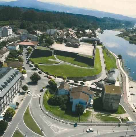Fortaleza y Río Miño