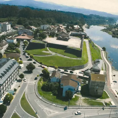 Fortaleza y Río Miño